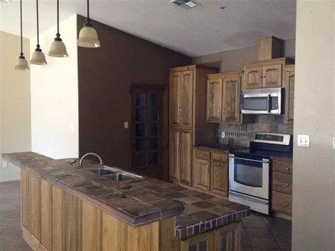 2015 E Stephens St, San Luis, AZ 85349 photo 2