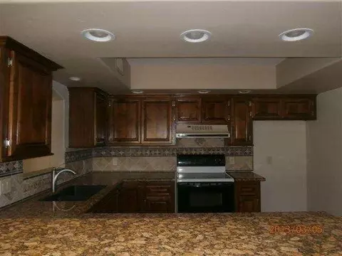 553 E 25 St, Yuma, AZ 85365 photo 3
