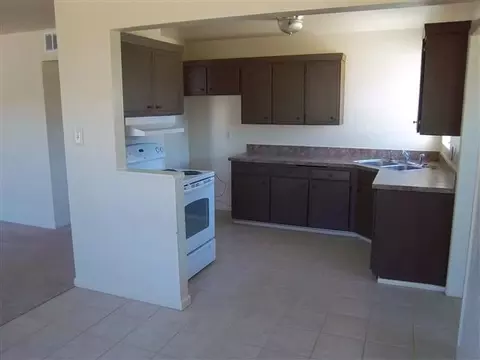 126 E 26 St, Yuma, AZ 85364 photo 3