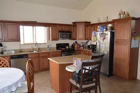 512 E 13 St, Somerton, AZ 85350 photo 4