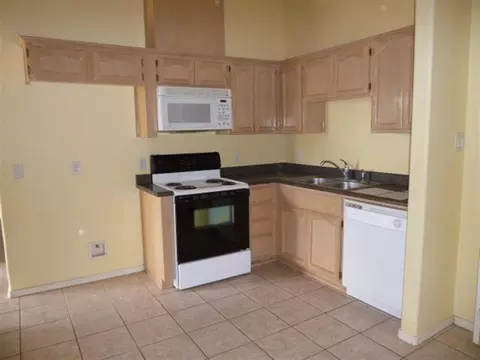 693 E Cactus St, Somerton, AZ 85350 photo 4