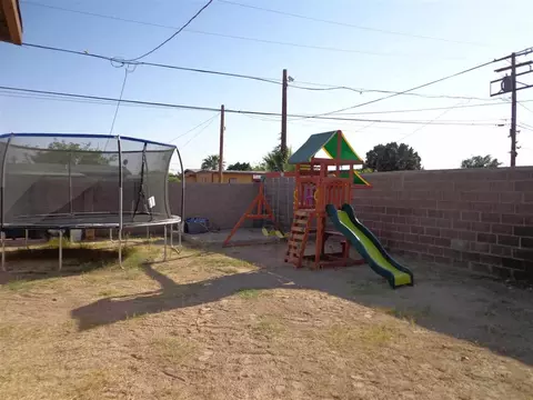 2033 E 25 St, Yuma, AZ 85365 photo 9