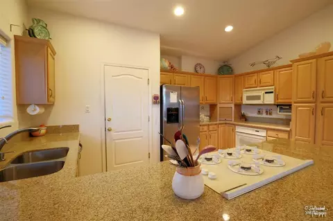 10229 S Fairway Loop, Yuma, AZ 85367 photo 4