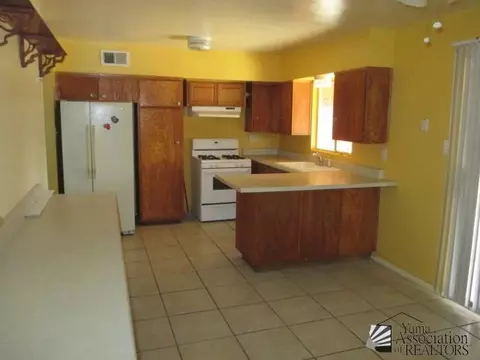 210 E 28 St, Yuma, AZ 85364 photo 5