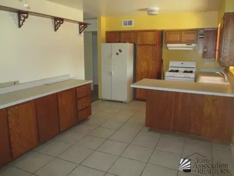 210 E 28 St, Yuma, AZ 85364 photo 6