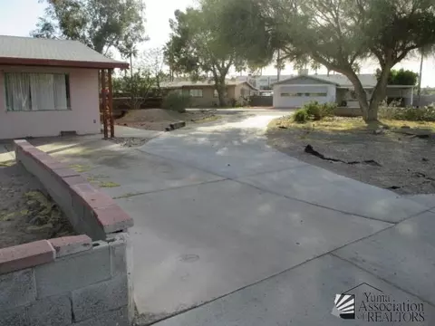 210 E 28 St, Yuma, AZ 85364 photo 2