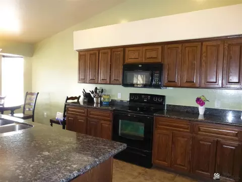 6381 E 46 Pl, Yuma, AZ 85365 photo 2