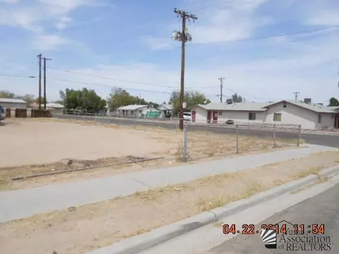 2106 S Walnut Ave, Yuma, AZ 85364 photo 1