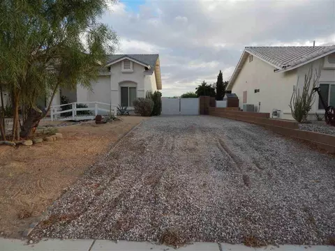 10727 E 37 Pl, Yuma, AZ 85365 photo 2