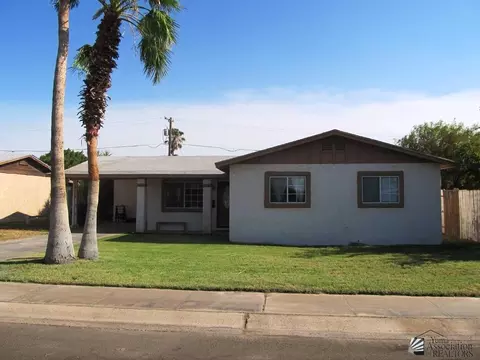 2063 E 25 Pl, Yuma, AZ 85364 photo 1