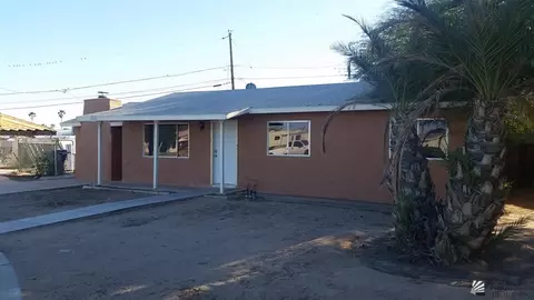 703 E 25 Pl, Yuma, AZ 85364 photo 1