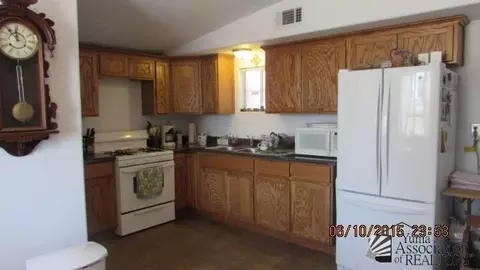 213 E 25 St, Yuma, AZ 85364 photo 4