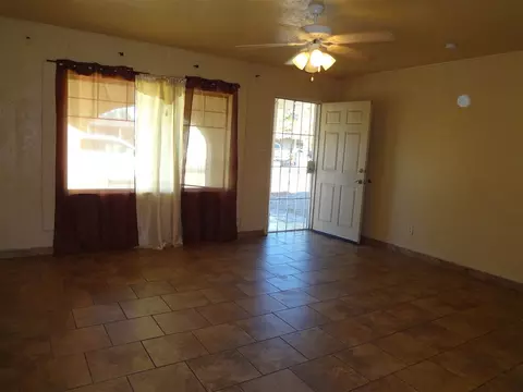 915 E 24 Pl, Yuma, AZ 85365 photo 2
