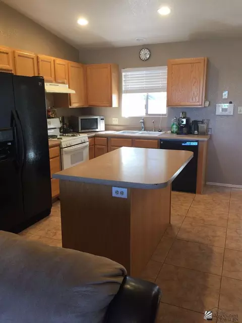 7723 E 27 St, Yuma, AZ 85365 photo 2
