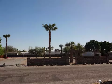 12585 E 34 Pl, Yuma, AZ 85367 photo 2