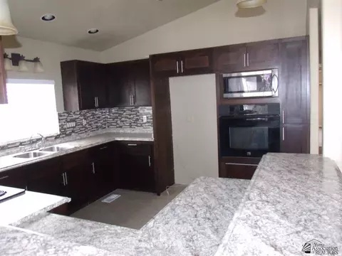 1102 E 23 Pl, Yuma, AZ 85365 photo 8