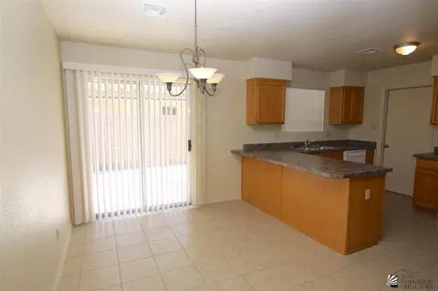 2173 S 46 Dr, Yuma, AZ 85364 photo 8