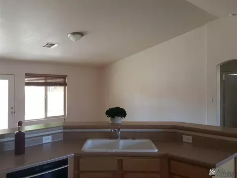 10213 E 35 St, Yuma, AZ 85365 photo 5