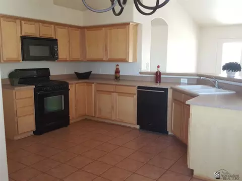 10213 E 35 St, Yuma, AZ 85365 photo 3