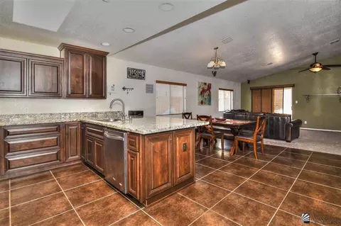 8097 E 27 St, Yuma, AZ 85365 photo 3