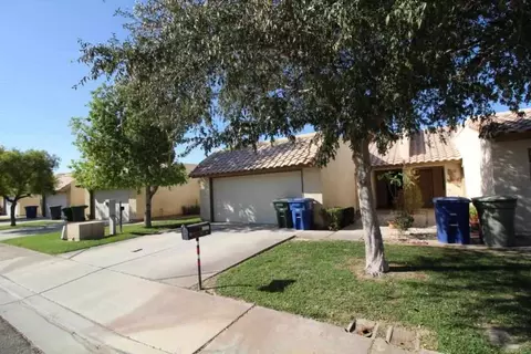 2242 E 27 Ln, Yuma, AZ 85365 photo 2