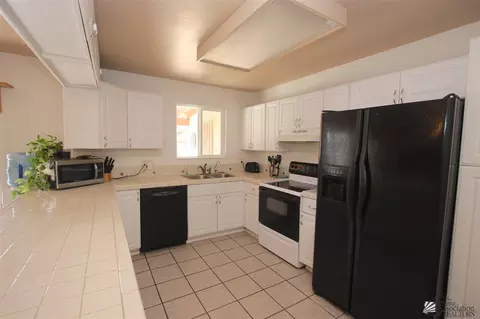 1433 E 27 St, Yuma, AZ 85365 photo 3