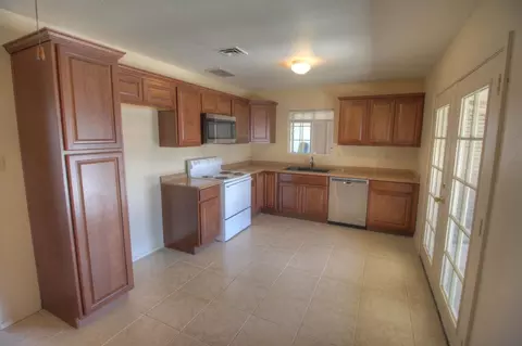 1547 E 23 St, Yuma, AZ 85365 photo 2