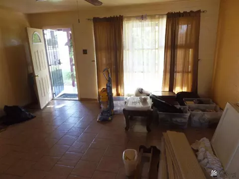 930 E 25 St, Yuma, AZ 85364 photo 2