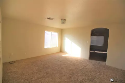 8792 E 25 St, Yuma, AZ 85365 photo 2
