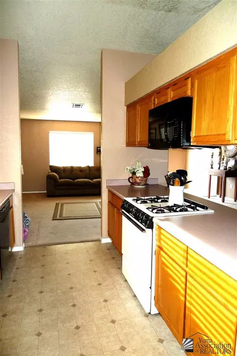 11426 E 28 Pl, Yuma, AZ 85367 photo 7
