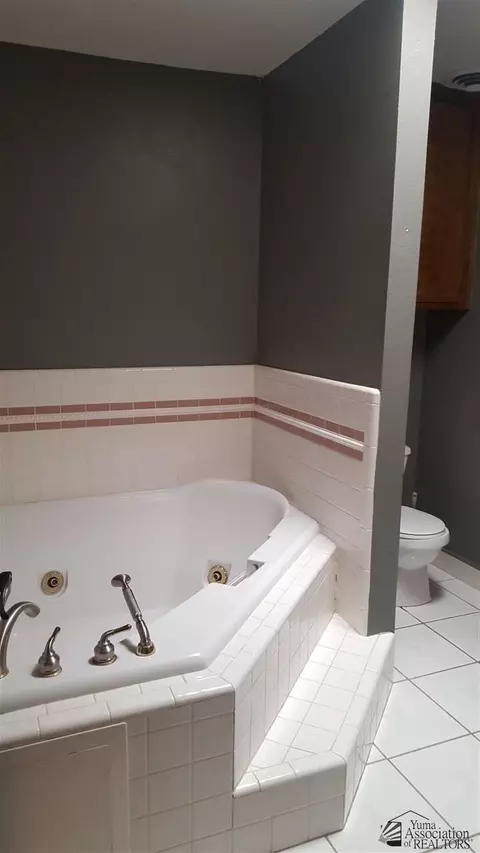 559 E 26 St, Yuma, AZ 85365 photo 8