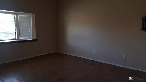 559 E 26 St, Yuma, AZ 85365 photo 2