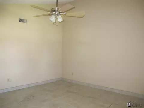 523 E 25 St, Yuma, AZ 85365 photo 4