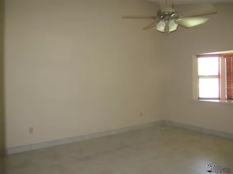 523 E 25 St, Yuma, AZ 85365 photo 3