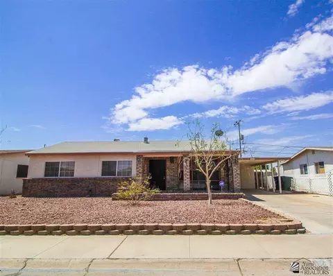 927 E 24 Pl, Yuma, AZ 85365 photo 1