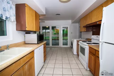2124 E 25 Pl, Yuma, AZ 85365 photo 9