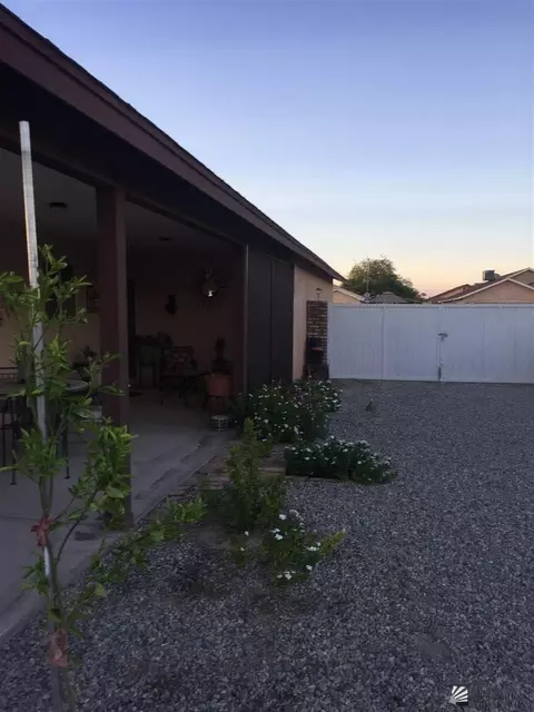 9585 E 38 St, Yuma, AZ photo 9