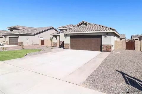 8661 E 35 St, Yuma, AZ 85365 photo 2