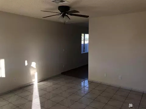 334 E St, San Luis, AZ 85349 photo 2