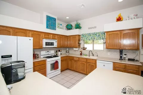 10798 E 37 Pl, Yuma, AZ 85365 photo 3