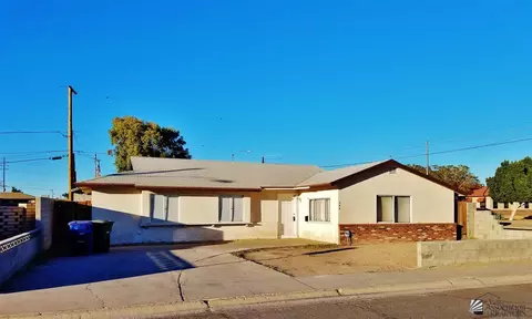 284 E 25 St, Yuma, AZ 85364 photo 1