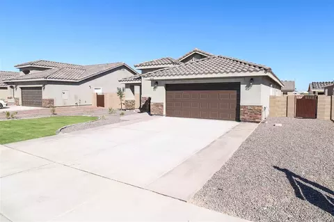 8696 E 35 St, Yuma, AZ 85365 photo 2