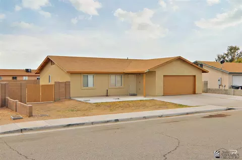 8701 E 38 Pl, Yuma, AZ 85365 photo 1