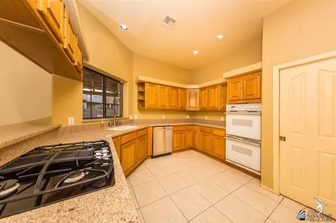 6331 E Crabtree Pl, Yuma, AZ 85365 photo 8