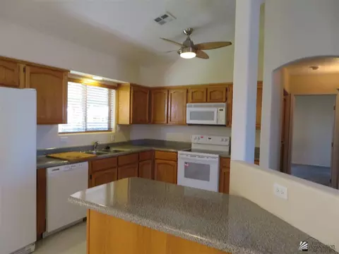 10233 E 37 Pl, Yuma, AZ 85365 photo 2