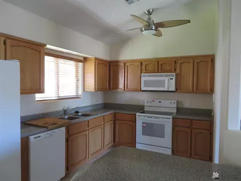 10233 E 37 Pl, Yuma, AZ 85365 photo 3