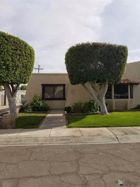 663 E 26 St, Yuma, AZ 85365 photo 2