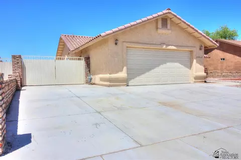 10402 E 38 Pl, Yuma, AZ 85365 photo 2