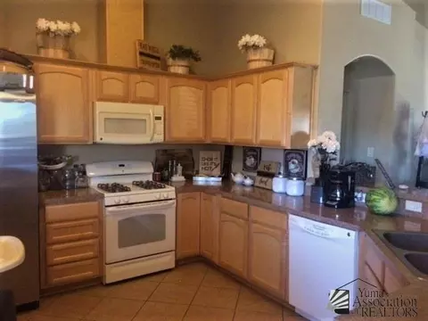 10222 E 35 St, Yuma, AZ 85365 photo 4