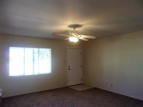 913 E 25 St, Yuma, AZ 85365 photo 2